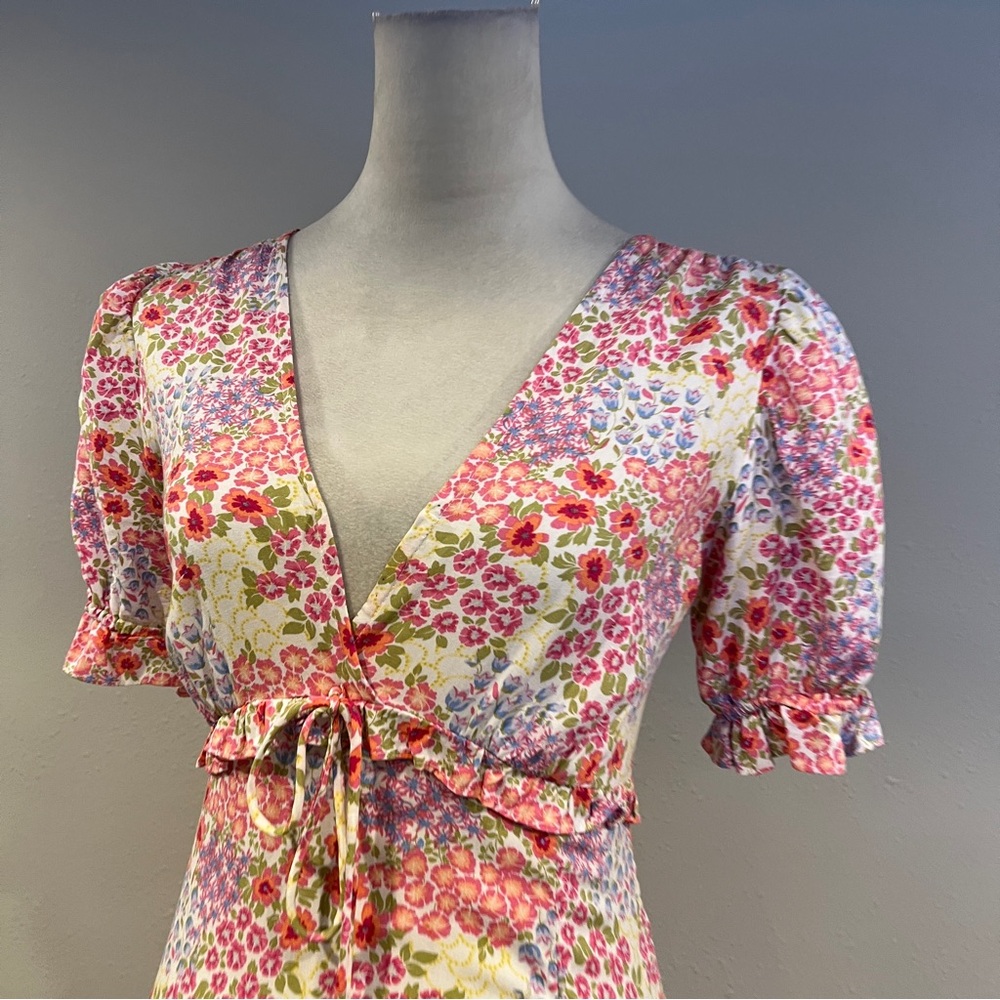 SO short sleeve v-neck floral midi dress size extra small - Picture 2 of 15